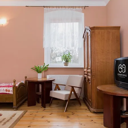 Economy Apartament Z Ogrodem W Centrum Kołobrzeg