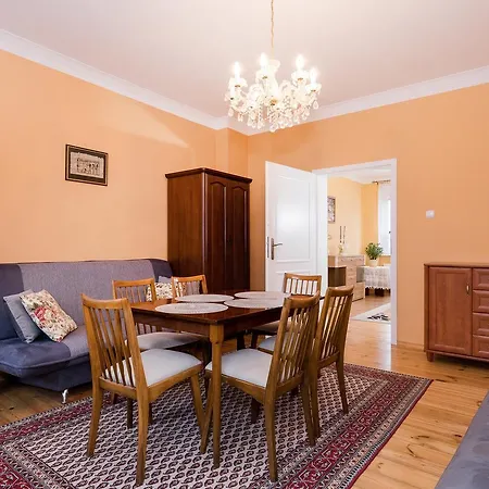 Economy Apartament Z Ogrodem W Centrum Kołobrzeg