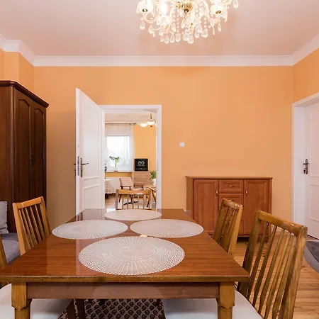 Economy Apartament Z Ogrodem W Centrum Apartament Kołobrzeg
