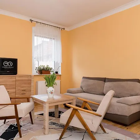 Economy Apartament Z Ogrodem W Centrum Apartament